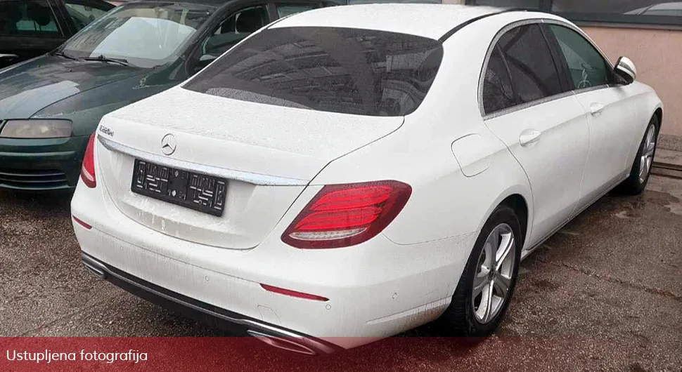 UKRADENI MERCEDES.webp